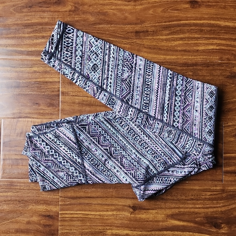 Lululemon Tribal Pace Wunder Under HR Tight - Size 6